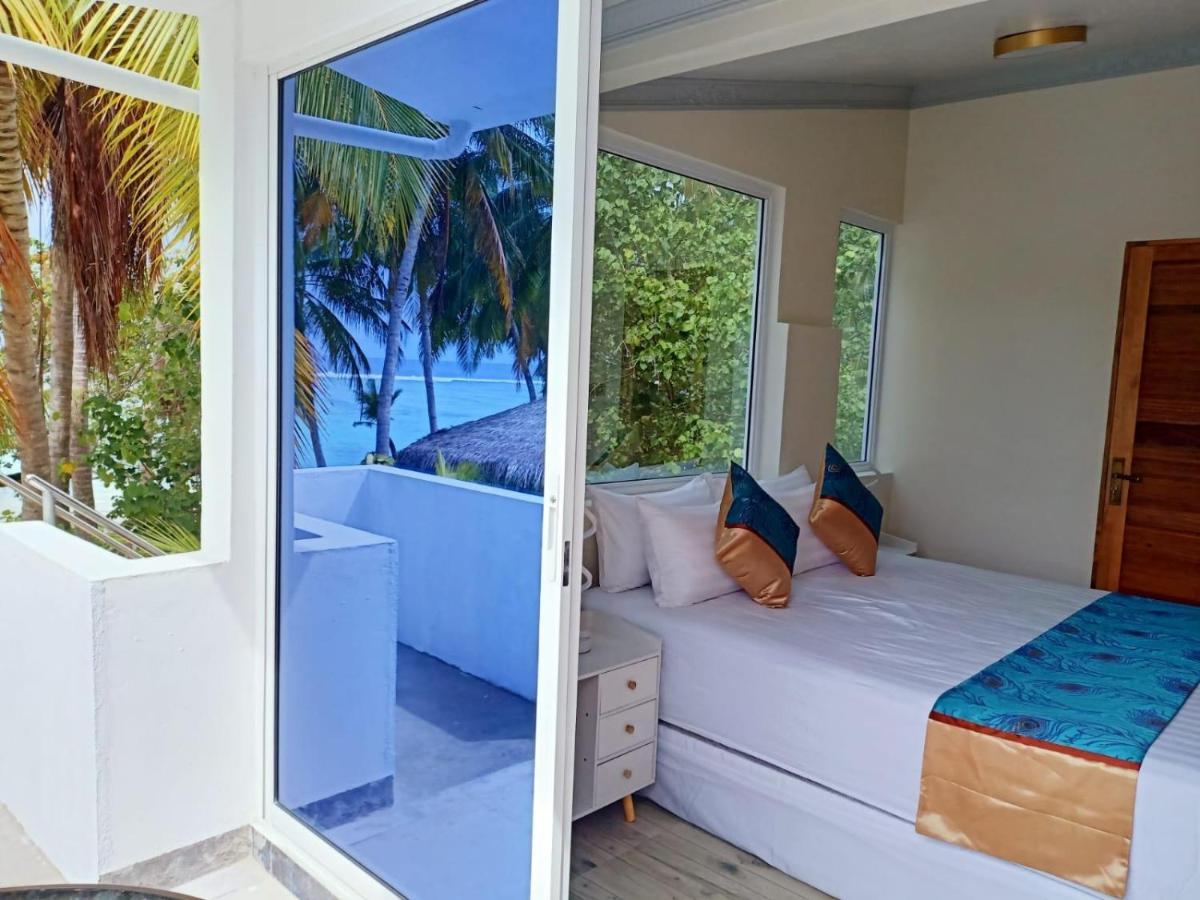 Island Life Maldives Retreat & Spa Magoodhoo Экстерьер фото